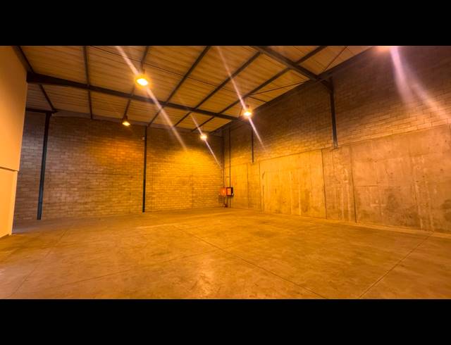 449M² WAREHOUSE TO LET IN LINBRO PARK